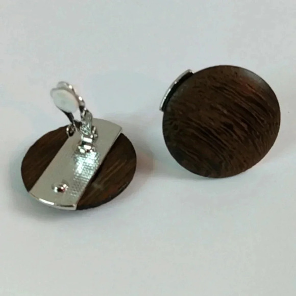 New Brown Wood Disc Silver Framed Women's Fashion Earrings Casual Jewelry - Picture 2 of 2